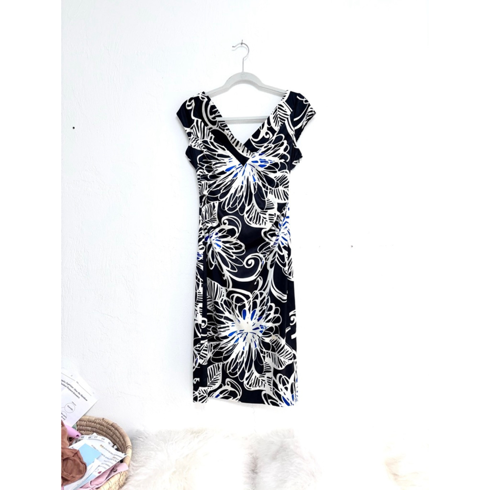 Women's MAGGY LONDON Black White Blue Floral Sheath Dress Size 6 Ruched